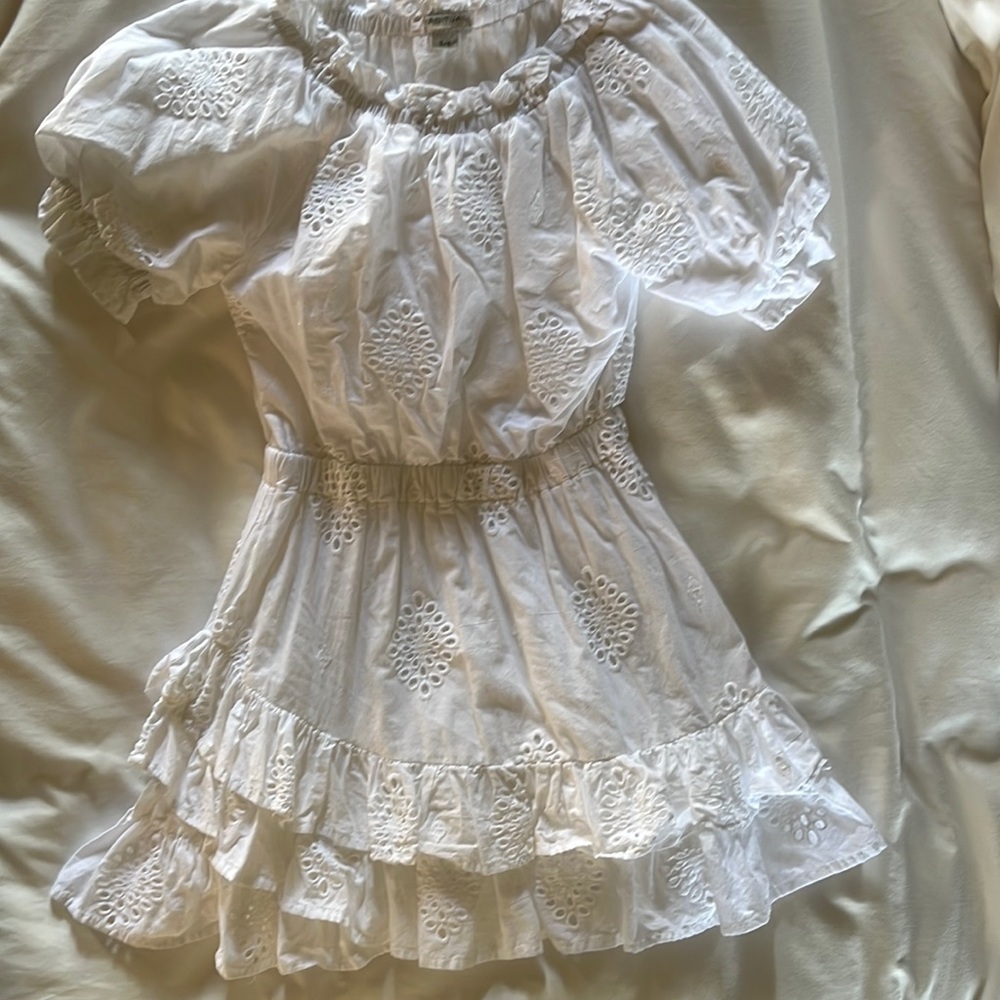 Adorable white dress perfect
